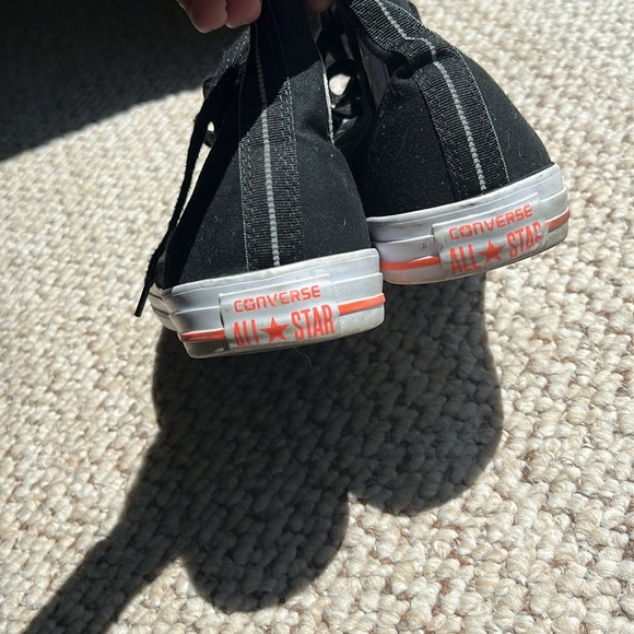 Men’s black and white Converse, size 11 - Picture 4 of 4